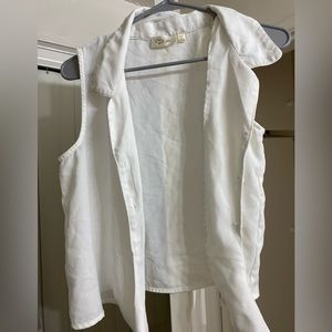 RD style white sleeveless top, NWT